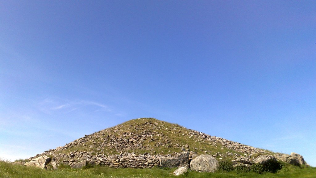 Cairn Loch Craobh Sliabh na Cailli Loch Craobh An Mhi Eire