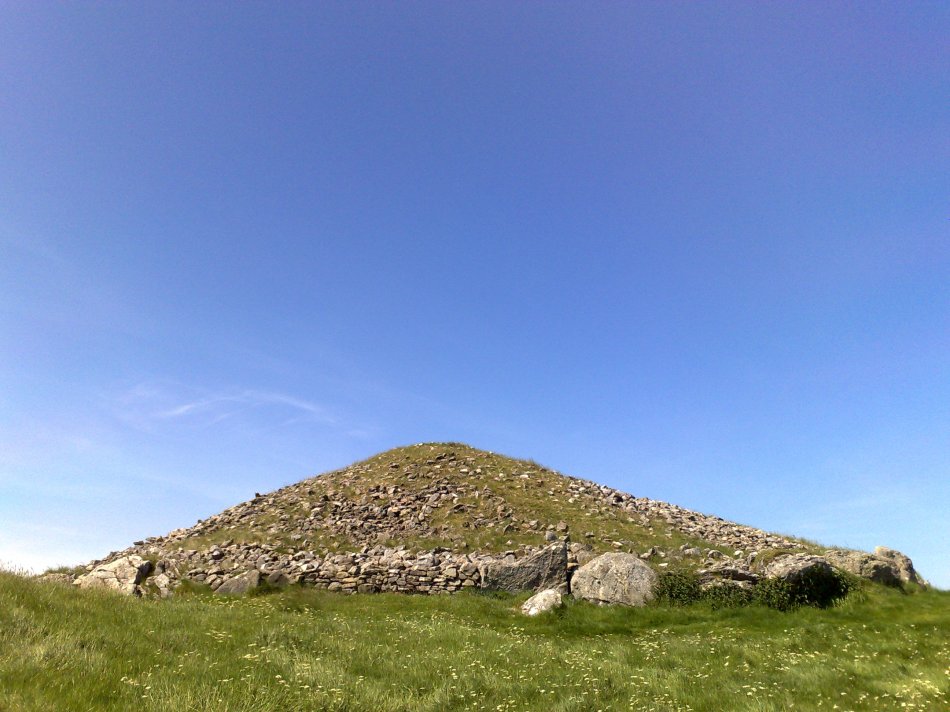 Cairn Loch Craobh Sliabh na Cailli Loch Craobh An Mhi Eire