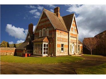 Seaside, Bóthar an Choinicéir, Cill Fhionntáin, Éire