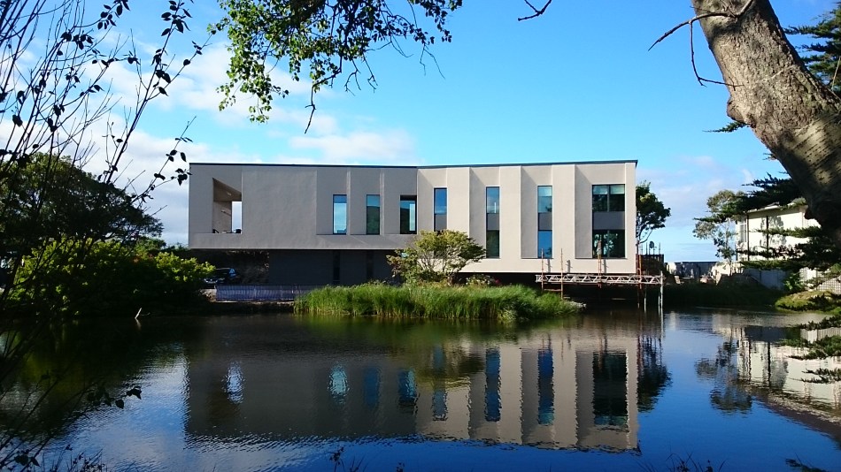 Teach an Locháin, Bóthar an Choinicéir, Cill Fhionntain, Éire 2014